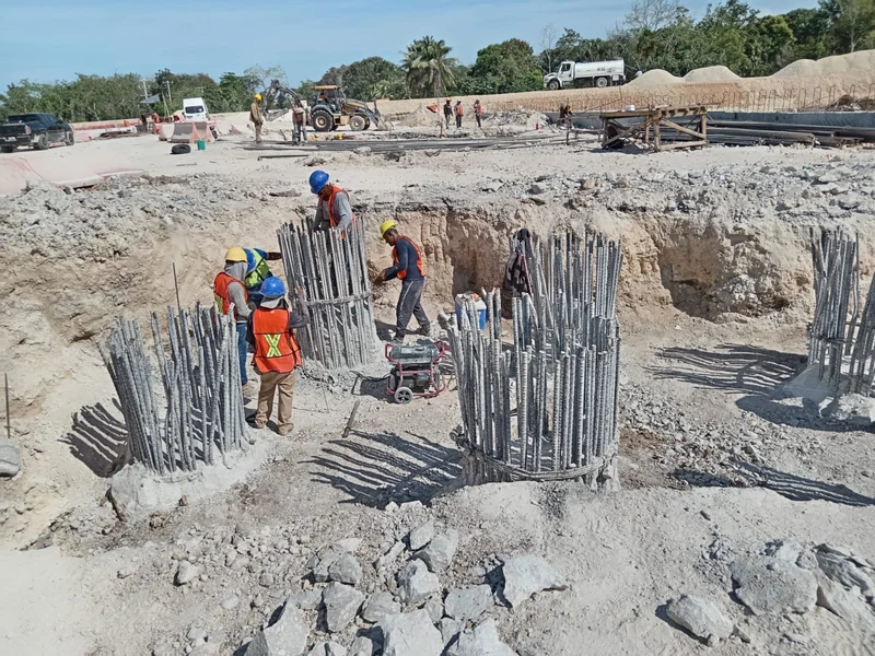 Trabajos en elementos de cimentación profunda · Tren Maya 2024